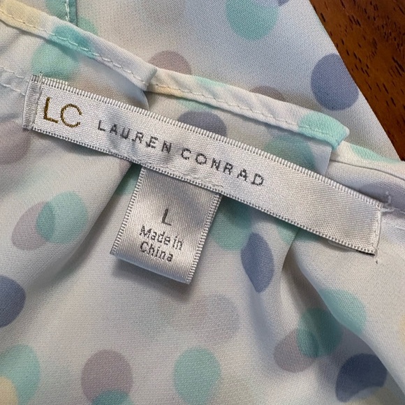 Lauren Conrad Summer Shirt- Size L - Picture 4 of 5